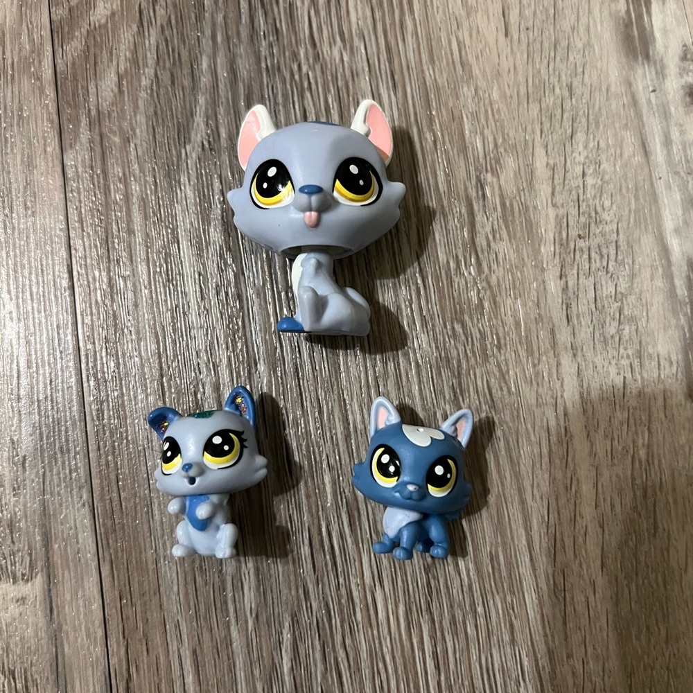 Littlest Pet Shop Pawsdale Dog Family Pilot #330 Nura #331 Arran #332 LPS